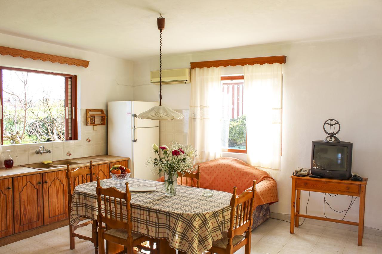 Pelagion II Sea Coral - Beachfront Holiday Home Kypseli Dış mekan fotoğraf
